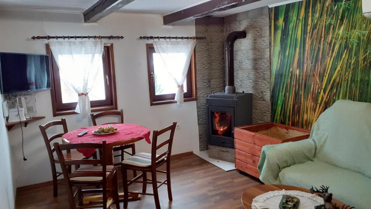 Villa Kuca Za Odmor Jezero Ogulin Exterior foto