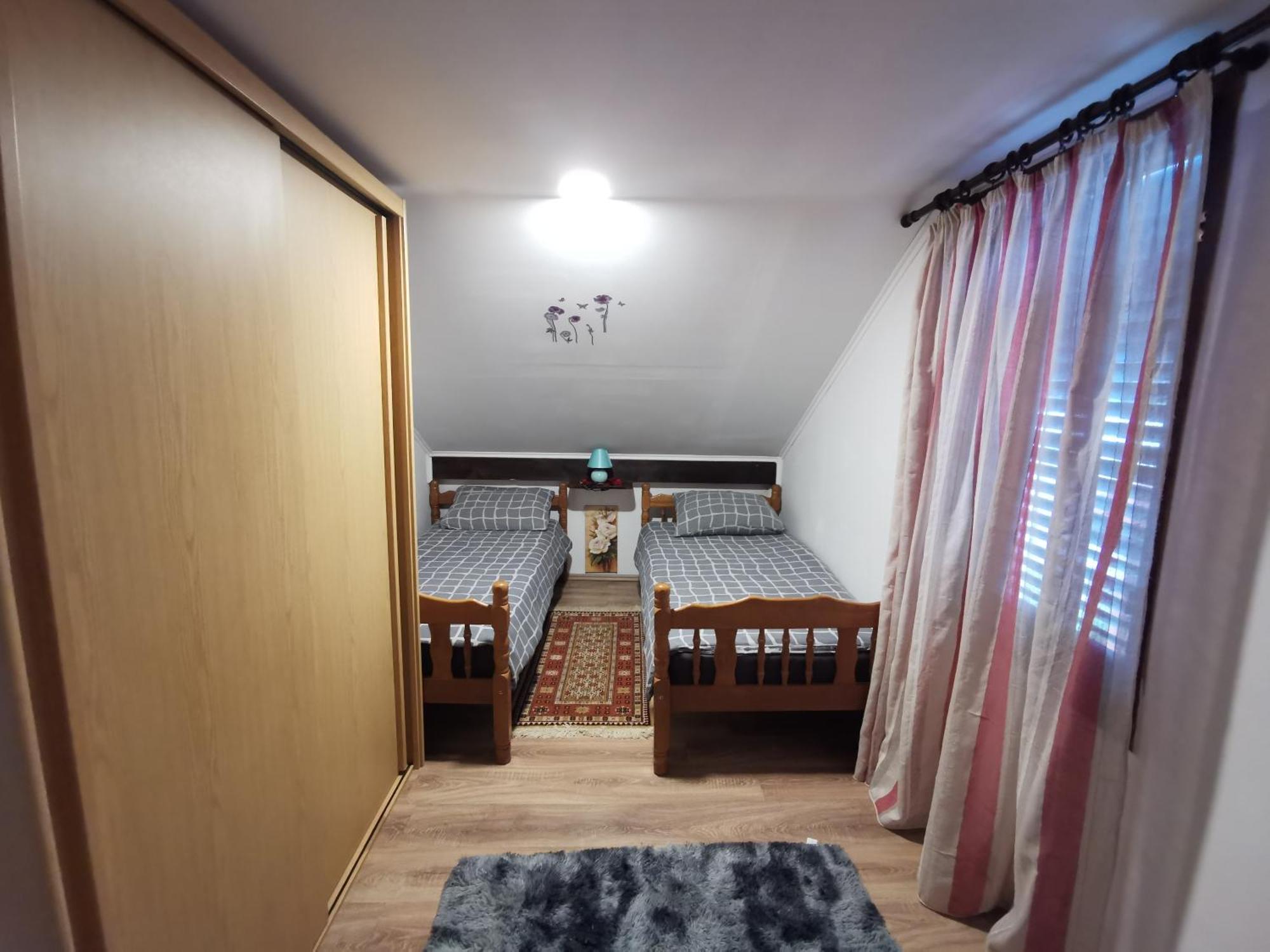 Villa Kuca Za Odmor Jezero Ogulin Exterior foto